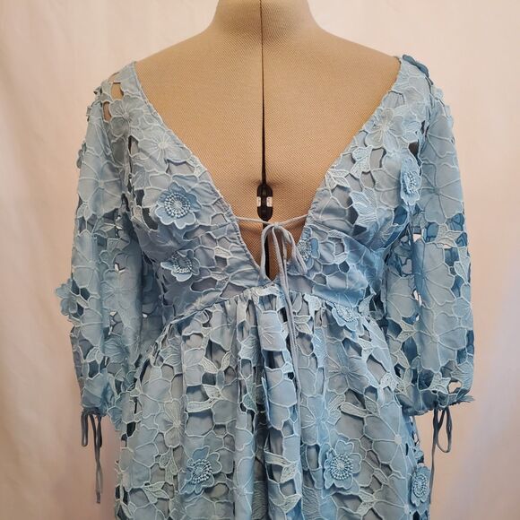 Storia Medium Dress Blue Lace Mini Plunge Neckline Balloon Sleeve Cut-out Back - Picture 3 of 13